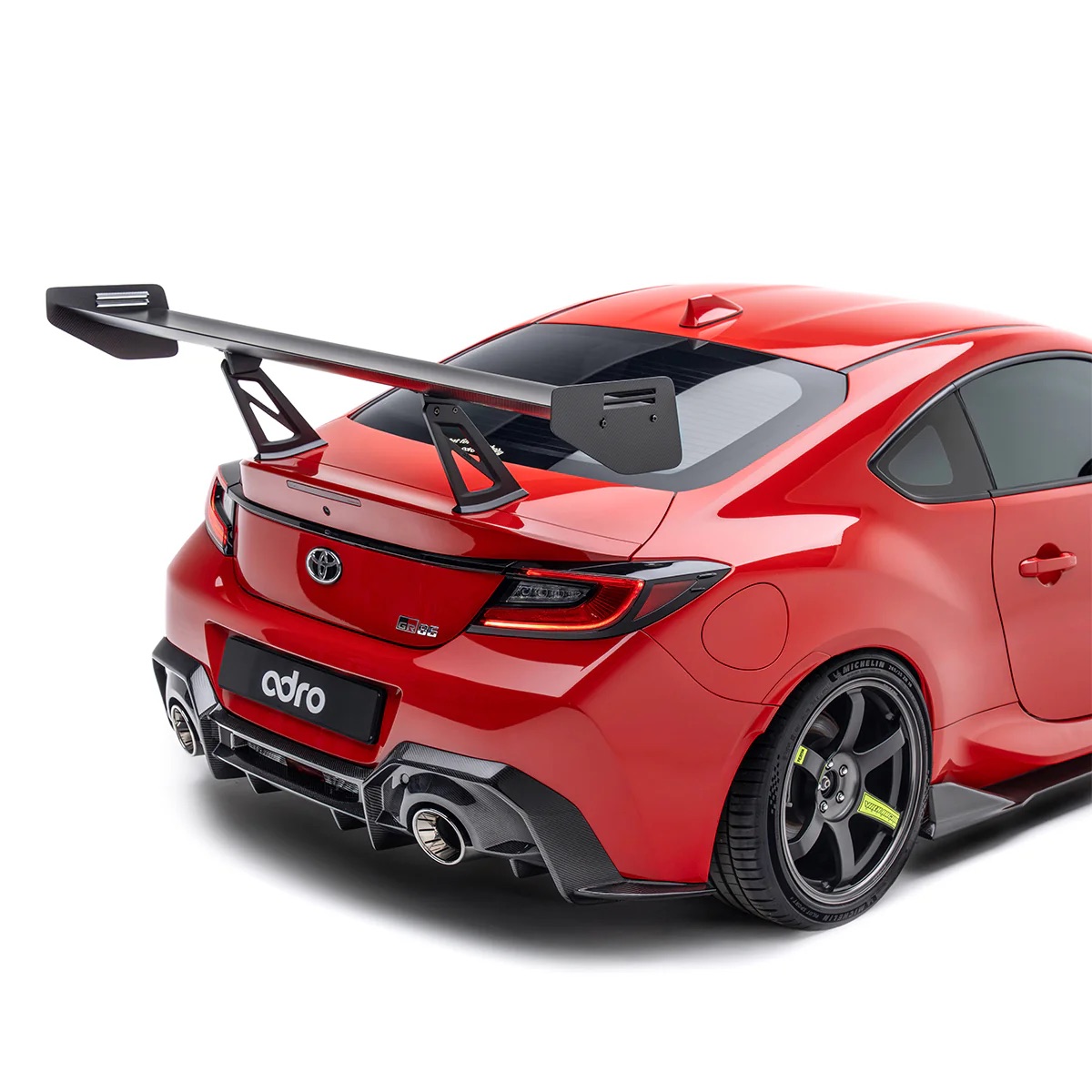 ADRO ดีไซน์ Carbon Fiber ที่ continuous กับ body line รถ