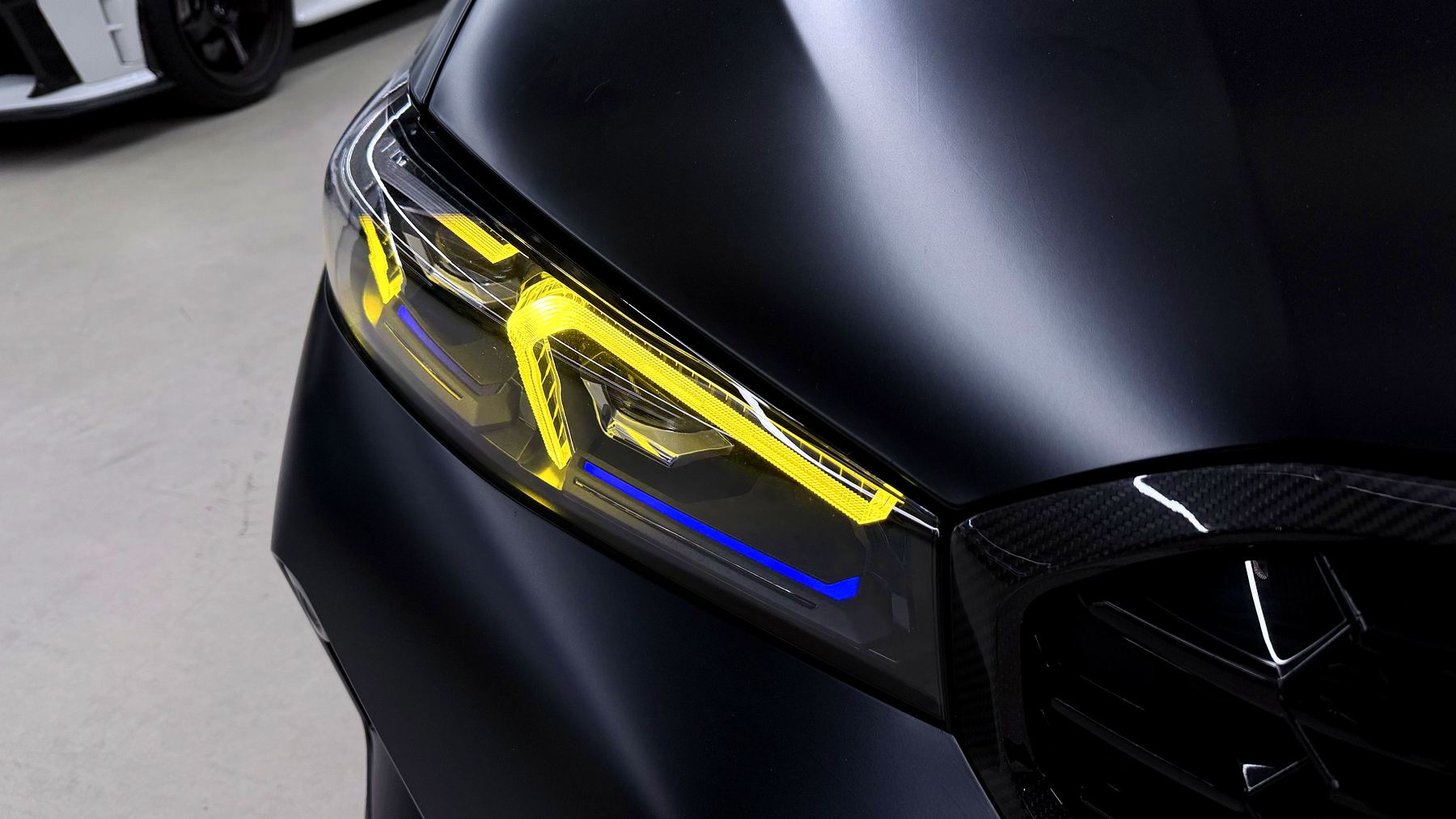 BMW M340i G20 Yellow DRL Headlight