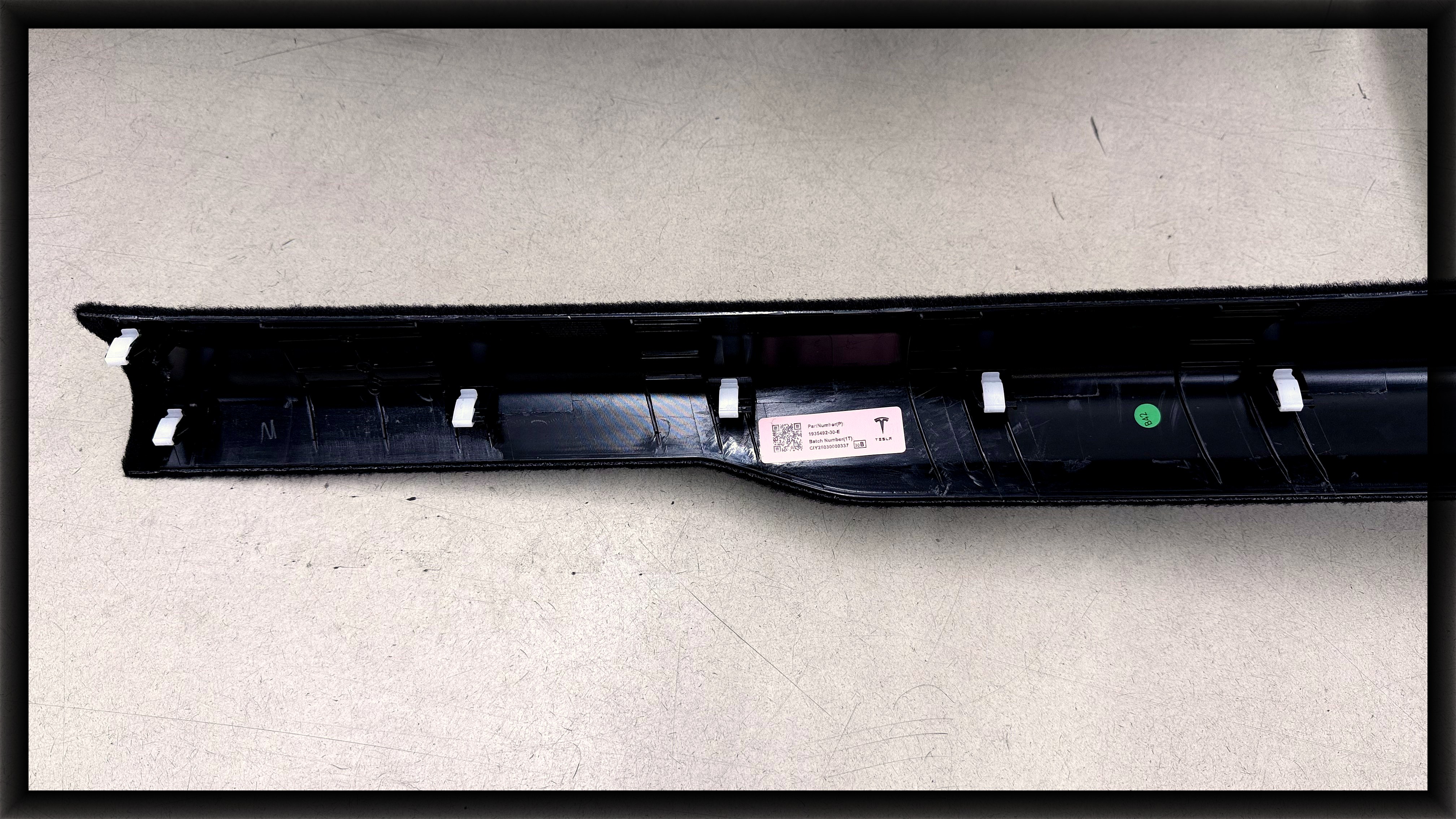 เขี้ยวปลั๊ก connector Tesla Model Y หลังถอดออก — ยังสภาพดีไม่หัก G-Force Thailand